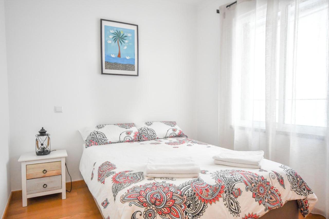 Spacious 3 Bedroom By The Beach Caniço Εξωτερικό φωτογραφία