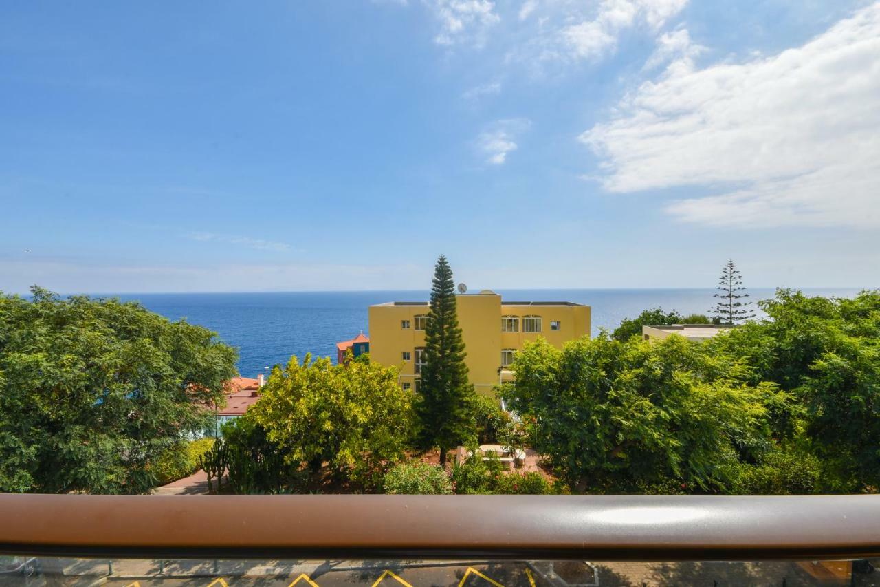 Spacious 3 Bedroom By The Beach Caniço Εξωτερικό φωτογραφία